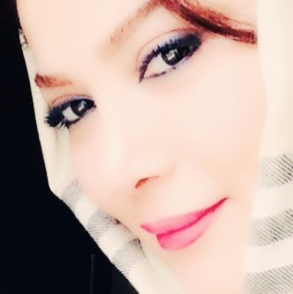 Meet your Posher, Sara - Picture 1 of 1